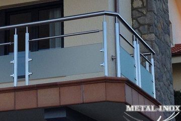 SP 18 ograda za terasu od prohromskih profila u kombinaciji sa staklenim panelima